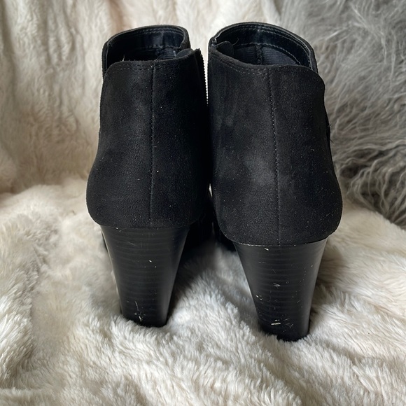 Black Wedges - Picture 3 of 4